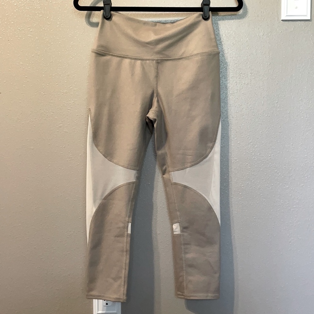 Alo Yoga high waisted coast capri legging small